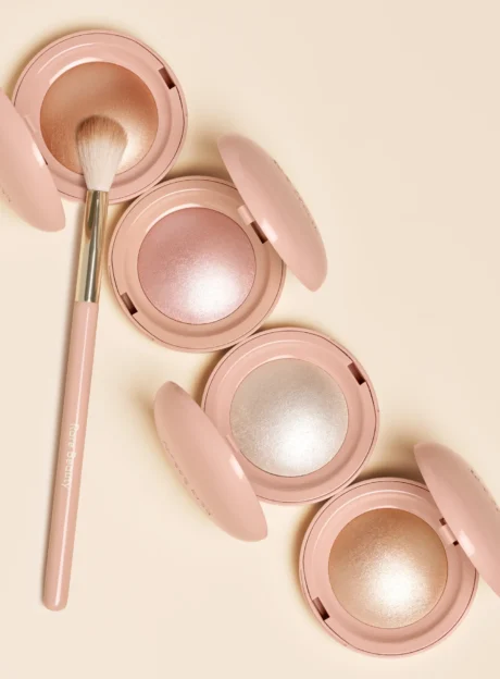 positive-light-silky-touch-highlighter-brush-group-1440x1952_a1be2a2e-7cf2-49d5-b6a6-352000b6cd36